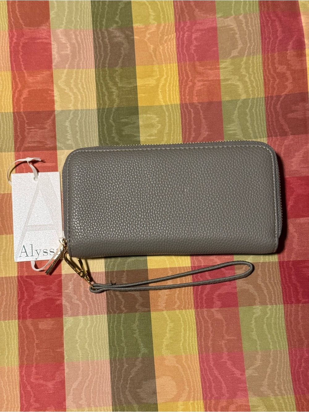 Alyssa Gray Zip-Around Wristlet Wallet NWT
